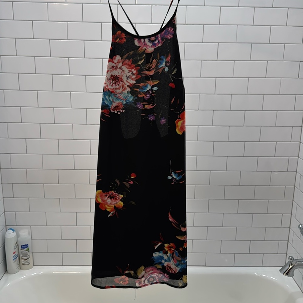 Super cute floral going out dress!